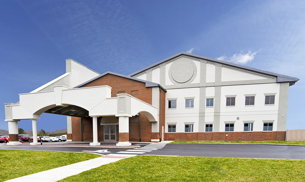 Building-Exterior_Front-Entry_Dallas_R